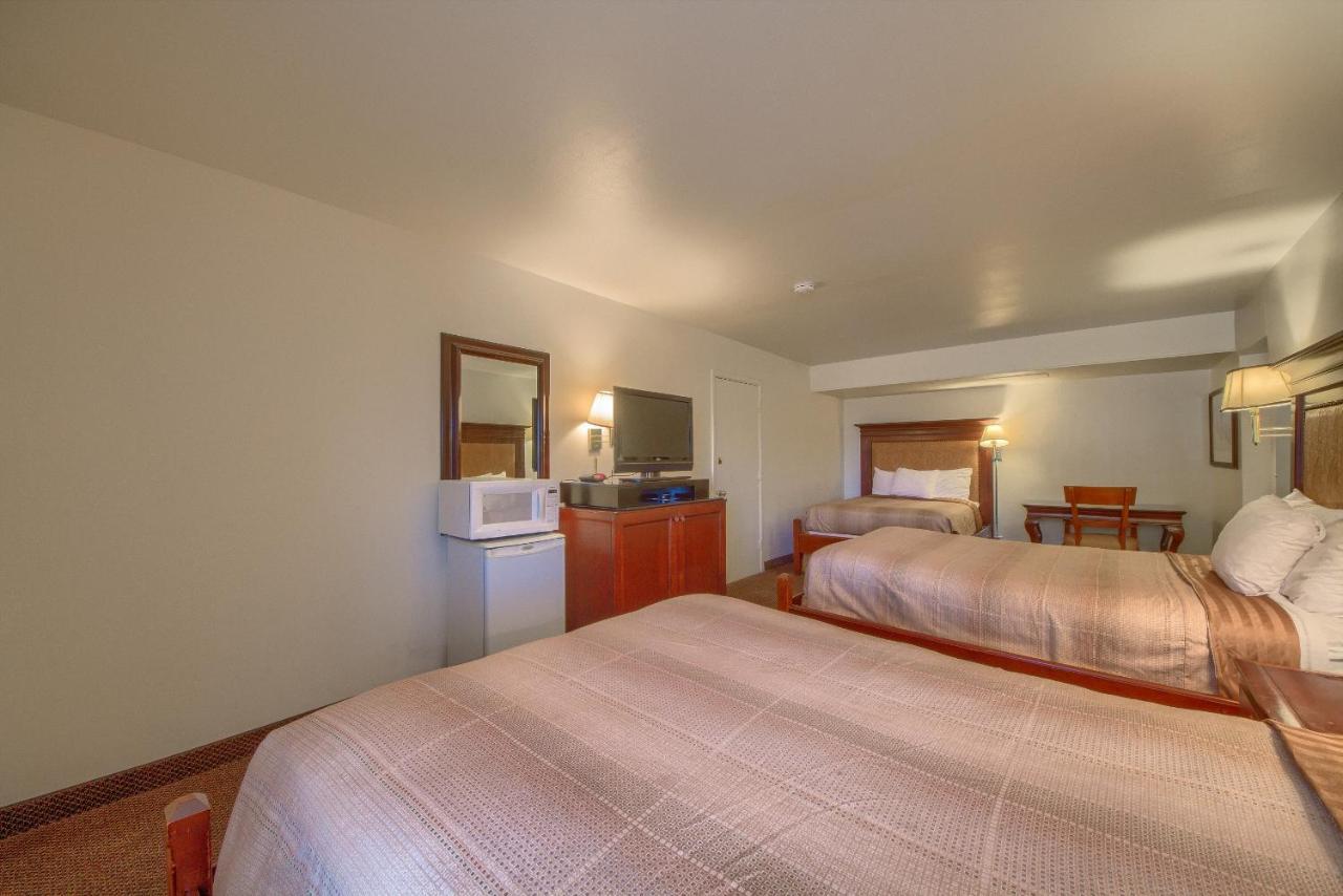 Americas Best Value Inn Uvalde Exteriér fotografie