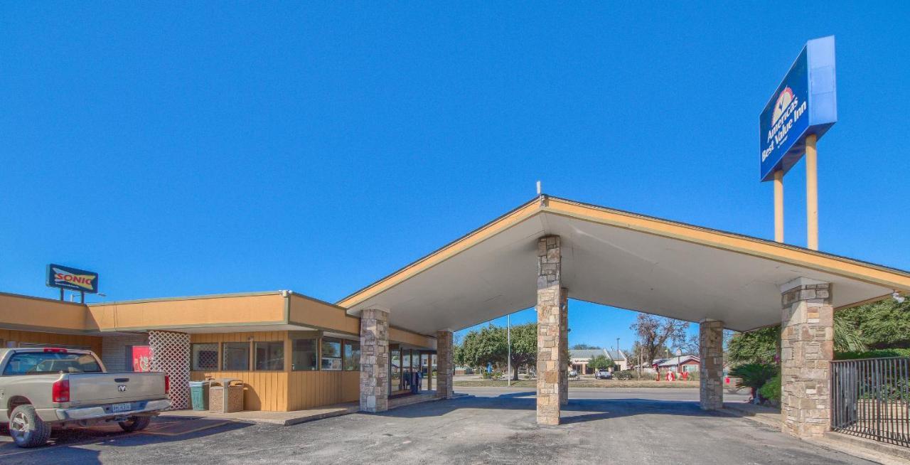 Americas Best Value Inn Uvalde Exteriér fotografie